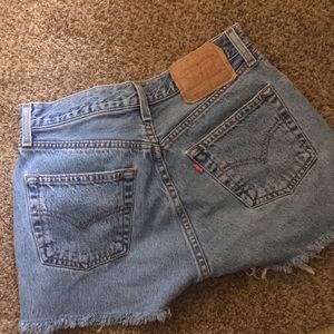 levi's distressed shorts